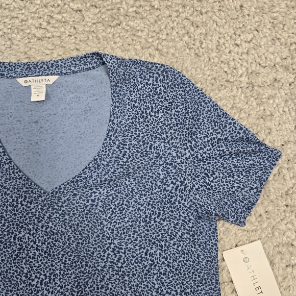 Athleta Top Womens Medium Blue Breezy Scoop V-Neck‎ Leopard Cheetah Active - Picture 4 of 12